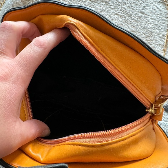 Pumpkin Purse - Picture 4 of 4